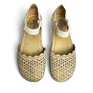 Earth Origins Bronnie Beige Leather Comfort Flat Sandals 7M Neutral Minimalist